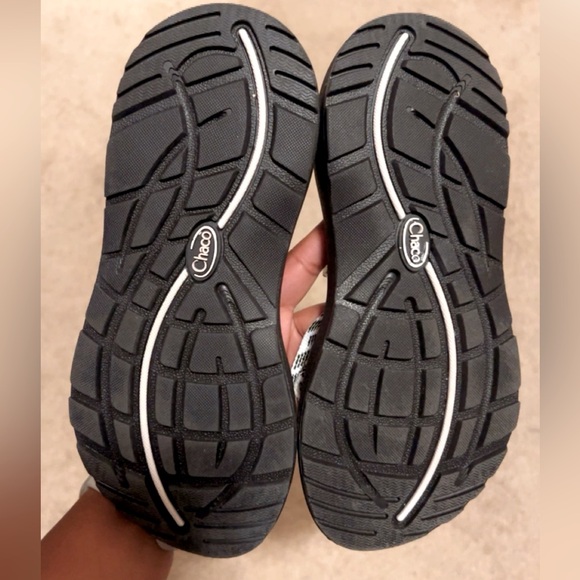 Cream/black sandals - Picture 4 of 4